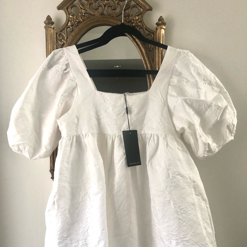 Voluminous Sleeves Squareneck Dress - Picture 12 of 12